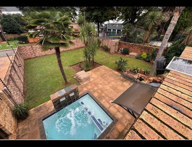 4 BEDROOM HOUSE FOR SALE IN SONNEVELD